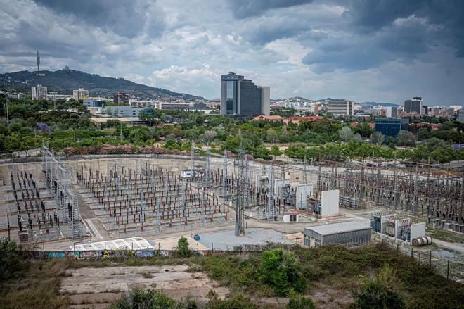 El Govern se compromete con L’Hospitalet al traslado de una subestación eléctrica que torpedea el plan del Clínic