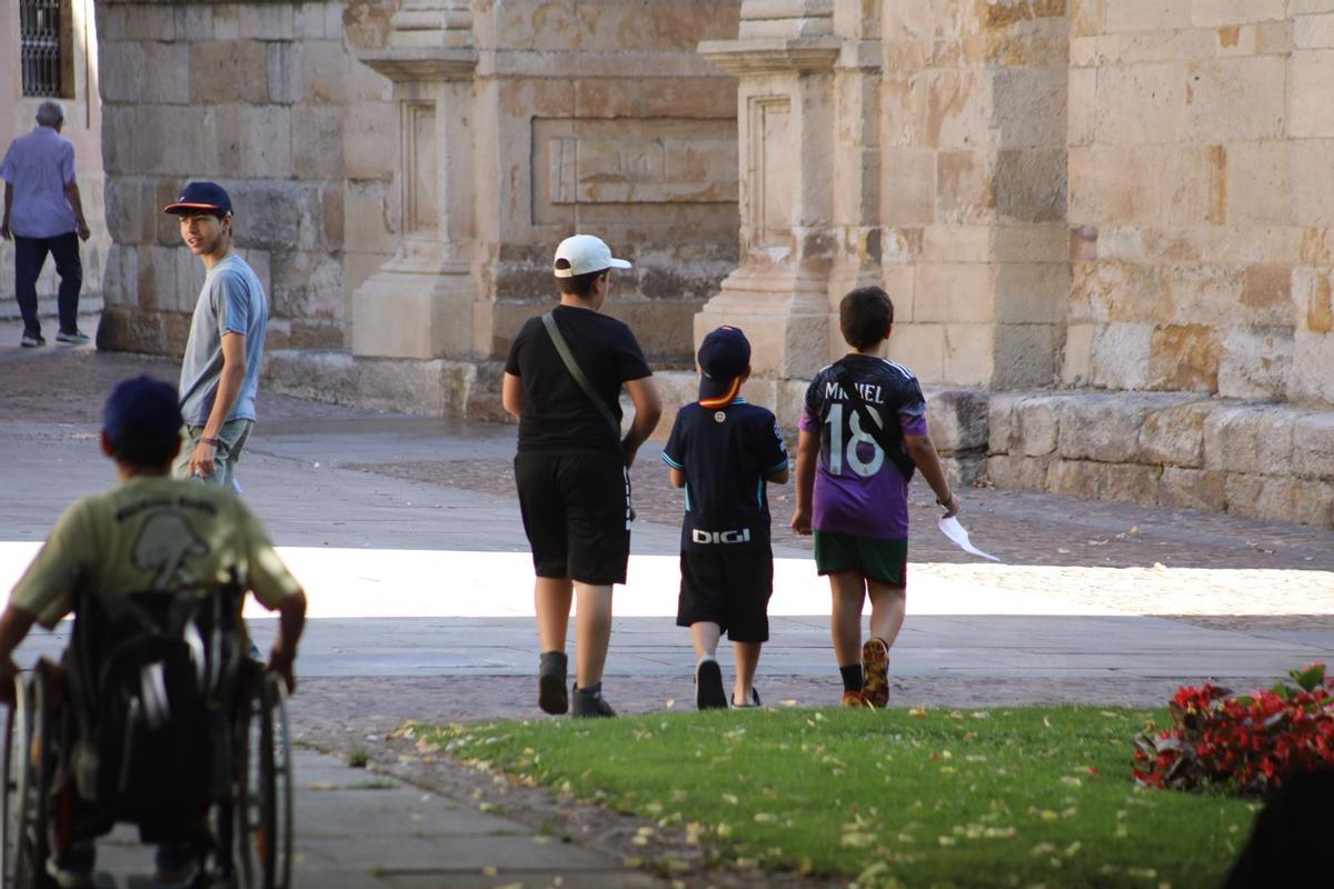 GALERÍA | Los niños de Zamora animan las vacaciones de verano en una entretenida gincana
