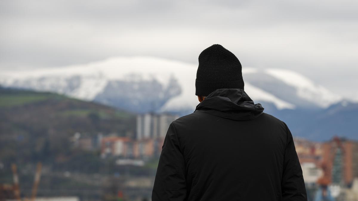 Diez comunidades en alerta, una en naranja,  por nieve, frío y oleaje