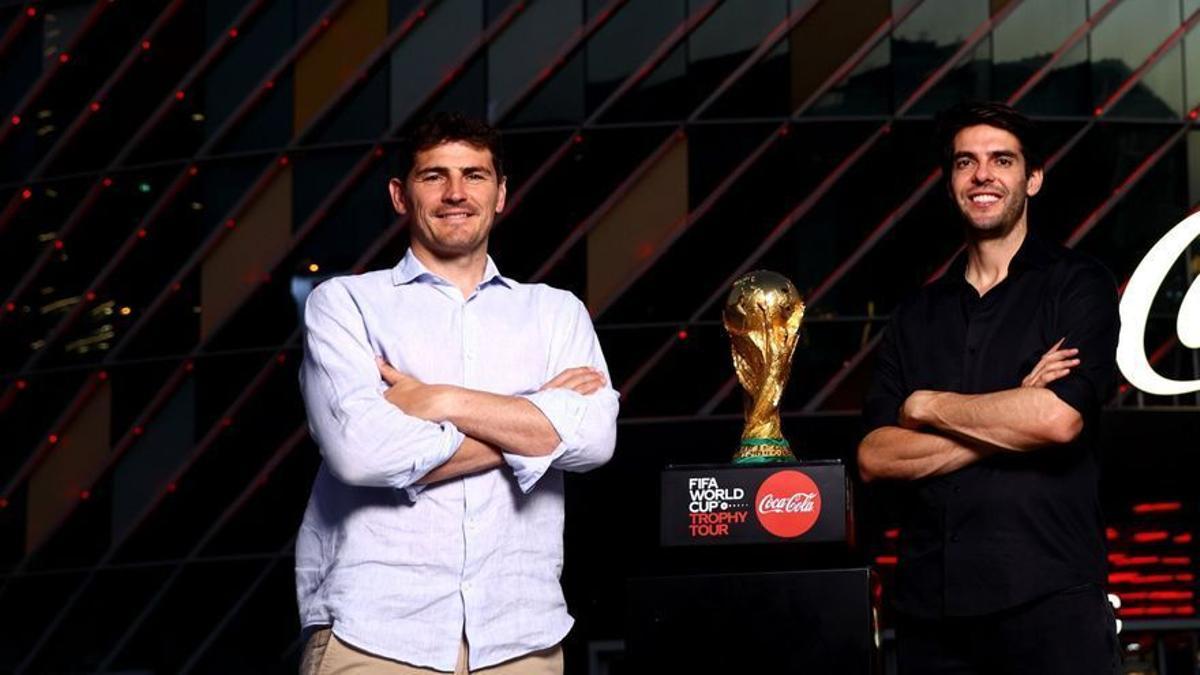 Casillas y Kaká ponen en marcha la gira de la Copa del Mundo