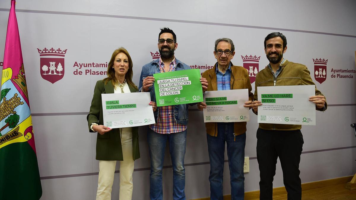 La AECC en Plasencia anima a participar en el cribado del cáncer de colon.