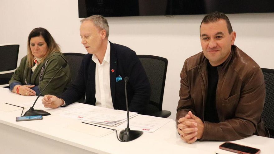 Diputados socialistas de la Diputación, ayer, en la rueda de prensa. | // F. CASANOVA