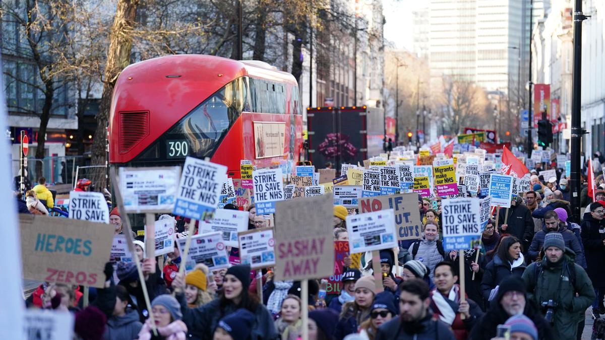 Reino Unido vive su mayor jornada de huelgas en más de una década.