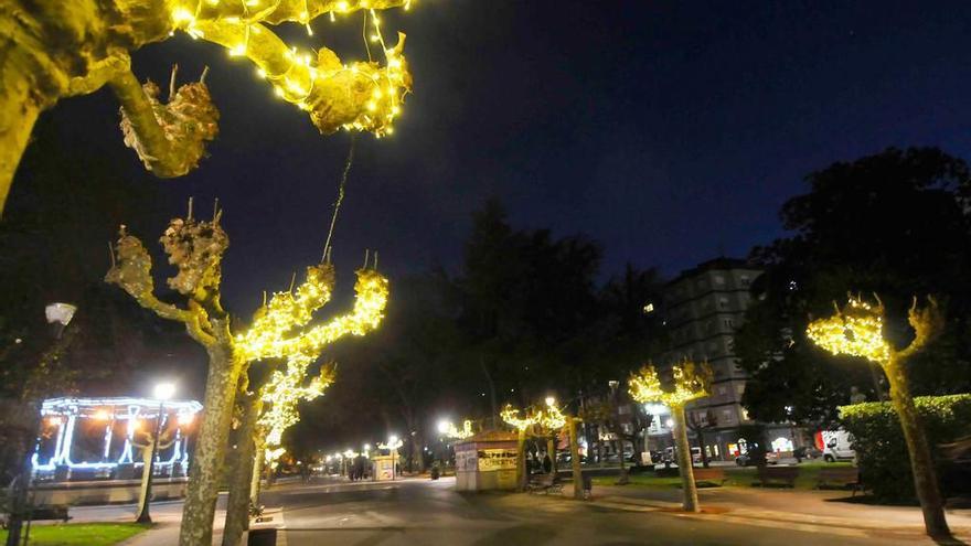 La iluminación del parque Dorado de Sama.