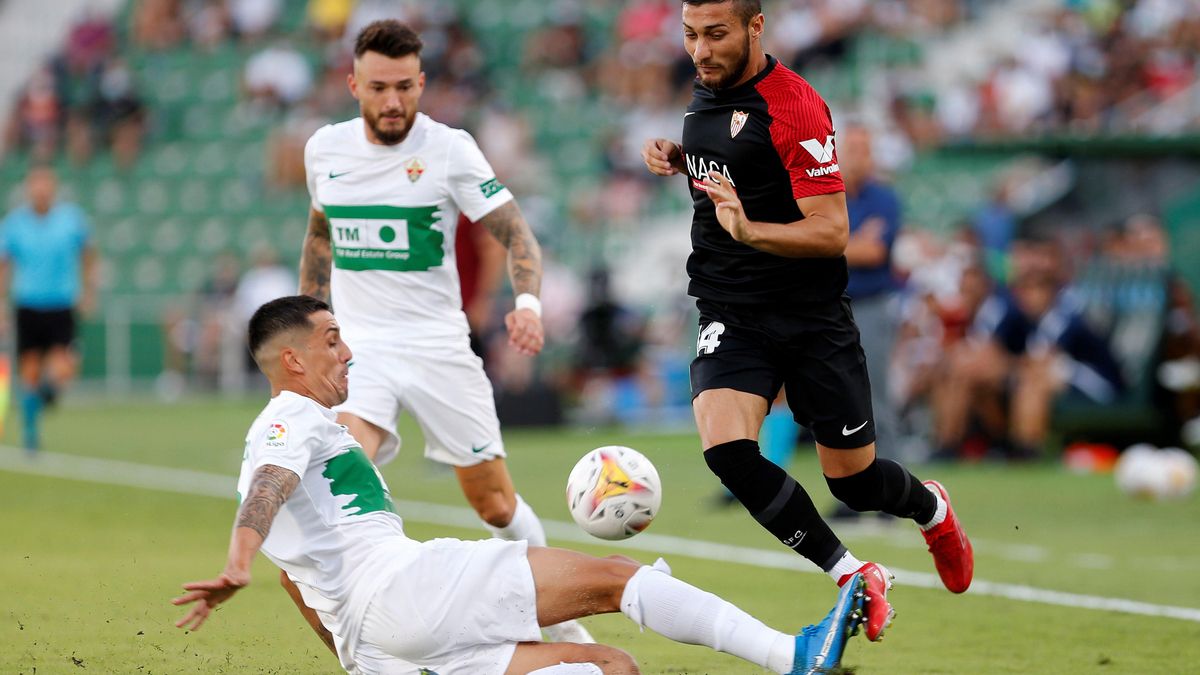 Oscar Rodríguez, durante un partido con el Sevilla.