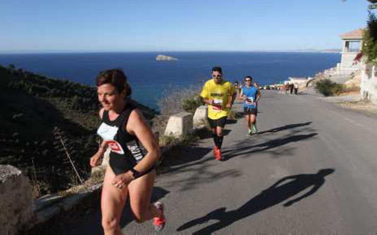 Un instante de la carrera celebrada ayer en Benidorm.
