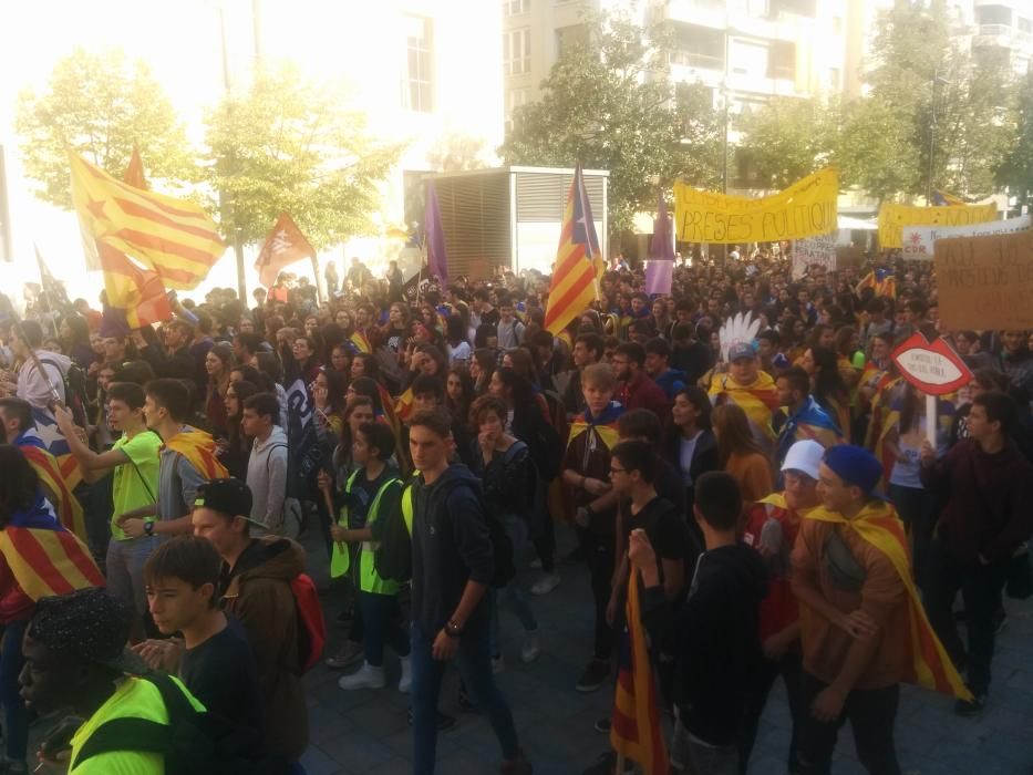 Els estudiants gironins surten al carrer contra l'aplicació de l'article 155