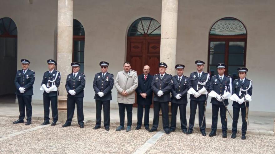 Una medalla a 25 años de servicio | AYUNTAMIENTO DE TORO