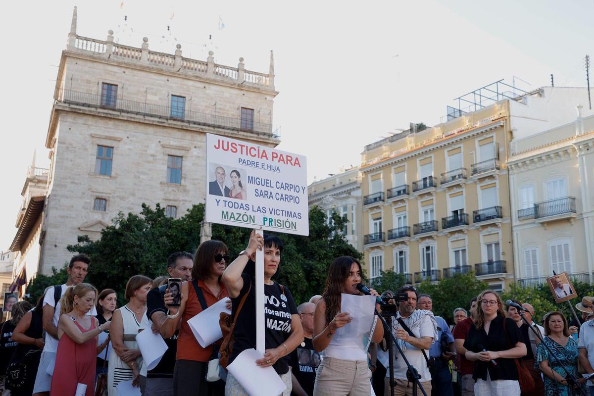 Multitudinaria concentración por las víctimas de la dana en València 22 meses después de la tragedia Multitudinaria concentración por las víctimas de la dana en València 22 meses después de la tragedia