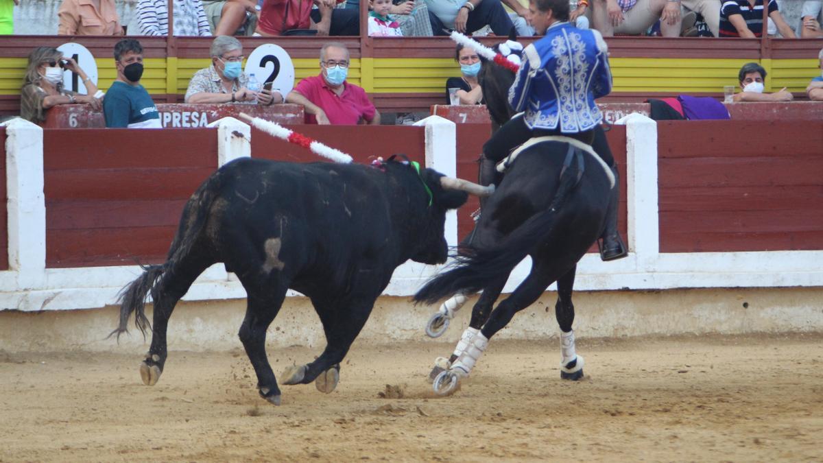 Recorte de Pablo Hermoso de Mendoza, que cortó dos orejas tras una gran lidia a caballo.