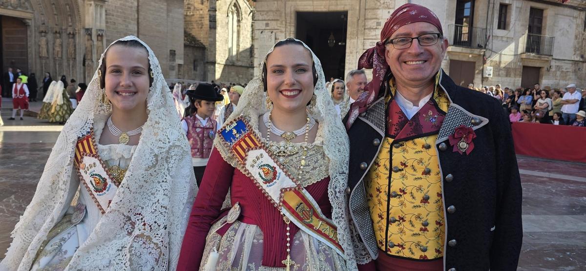 Comisiones de falla en la Procesión de la Virgen (3/7)