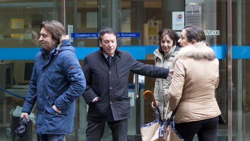 Rodolfo Cachero, saliendo de los Juzgado de Oviedo en febrero del año pasado.