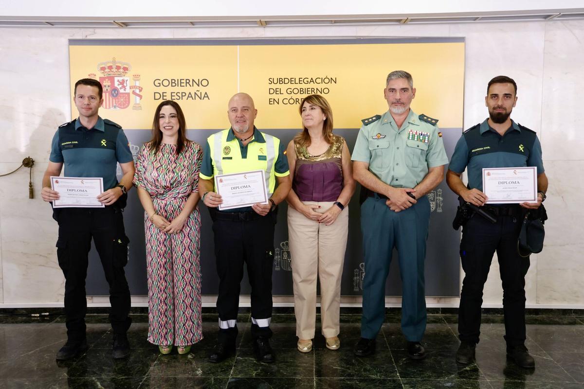 Entrega de diplomas a colegios implicados en el programa.