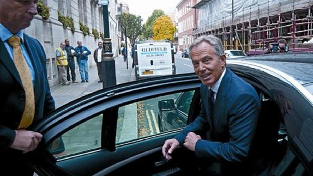 Tony Blair, ayer, después de una entrevista en una televisión de Londres.