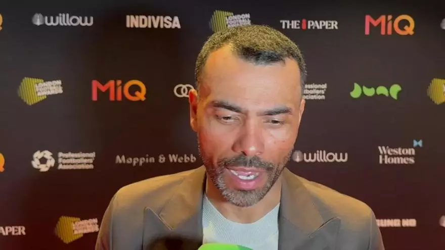Ashley Cole: "Es un poco prematuro comparar a Arteta con Wenger"