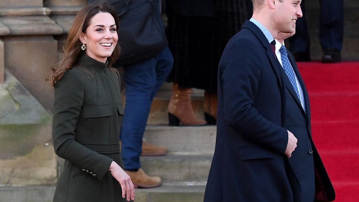 Kate Middleton con abrigo verde de Alexander McQueen