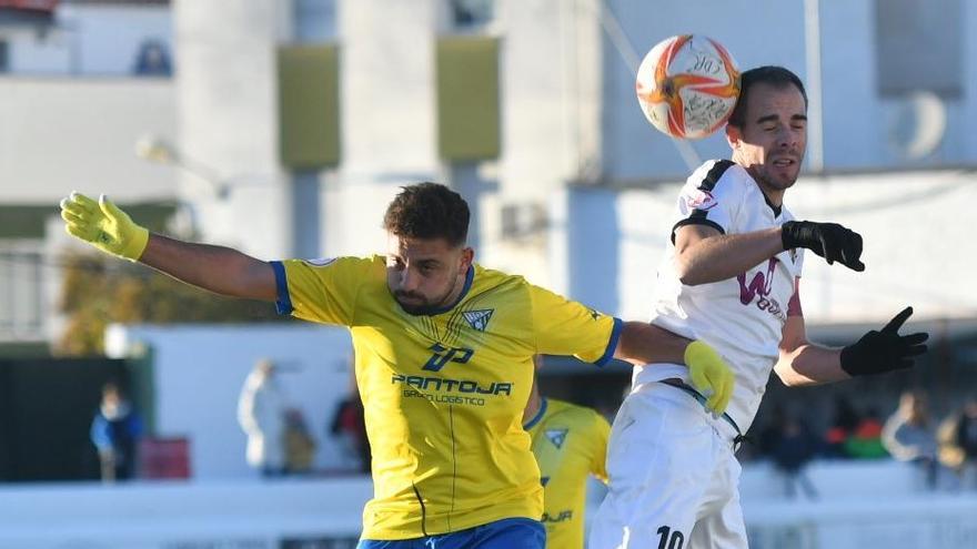 Lance del partido entre el Pozoblanco y el Tomares.