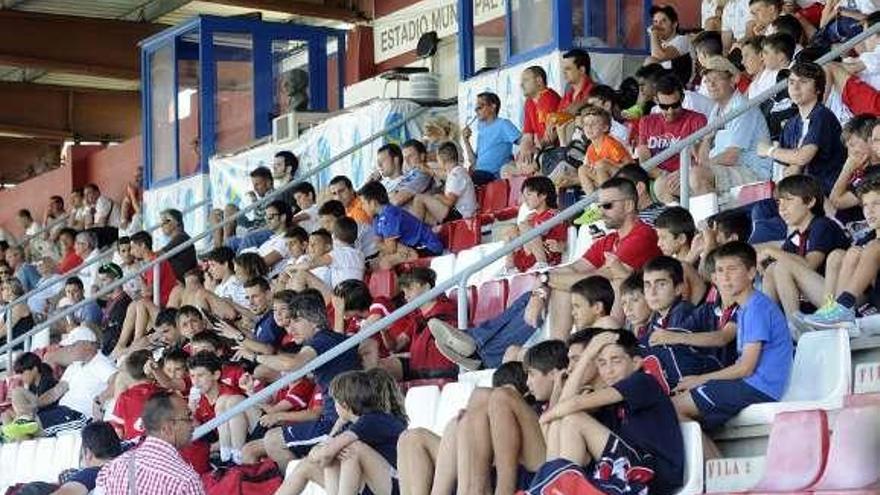 Guti da sus primeros pasos como técnico en A Lomba.