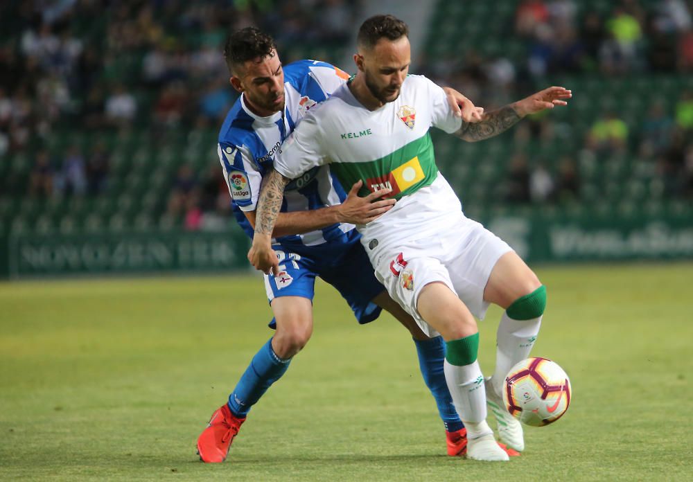 El Dépor empate en Elche, pero celebra