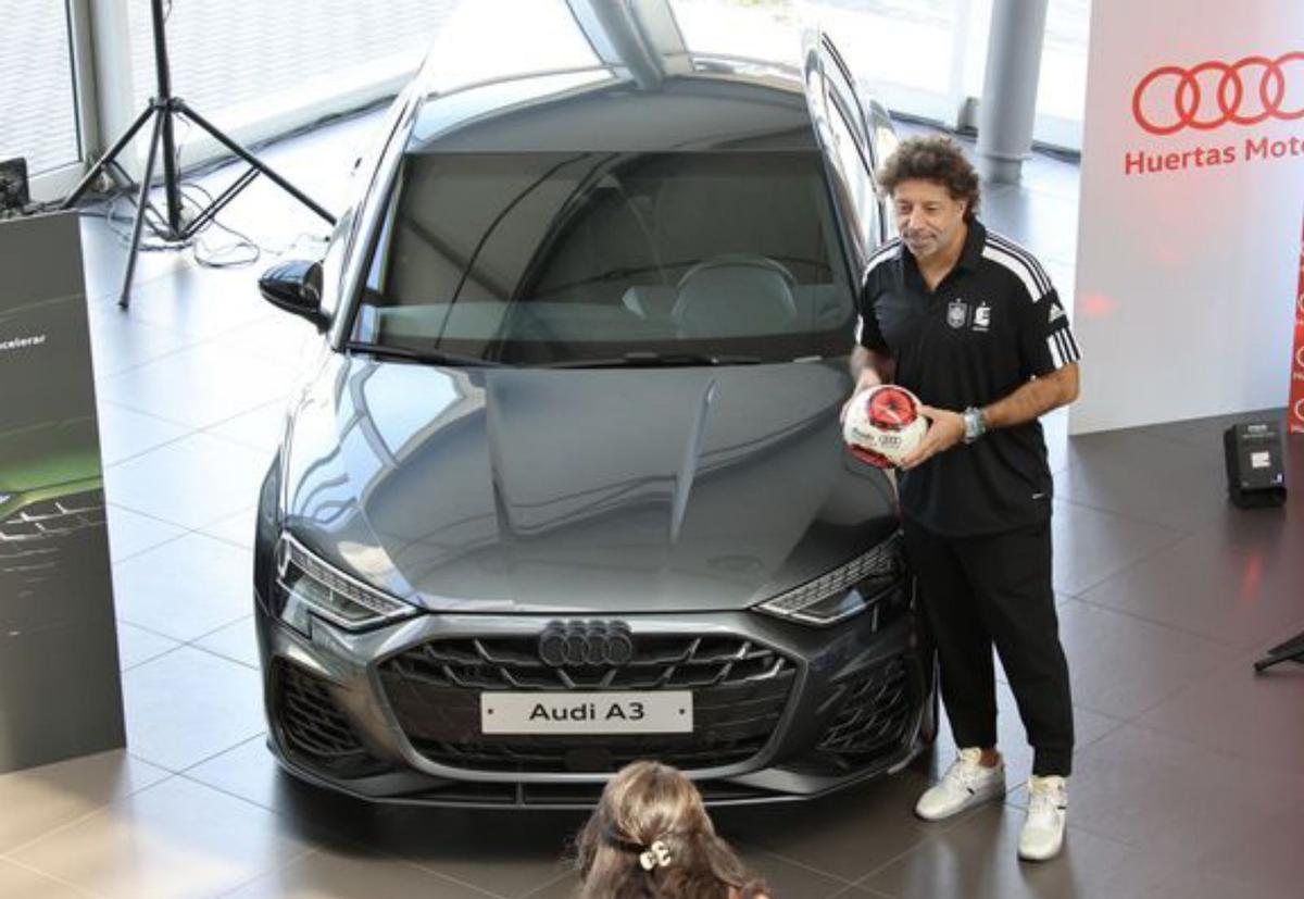 La Federación presenta los balones oficiales de la temporada  | JUAN CARLOS CAVAL