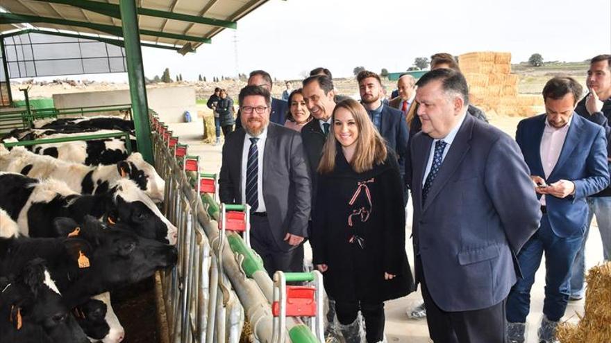 Sánchez Haro apoya a los ganaderos contrarios a reintroducir el lobo