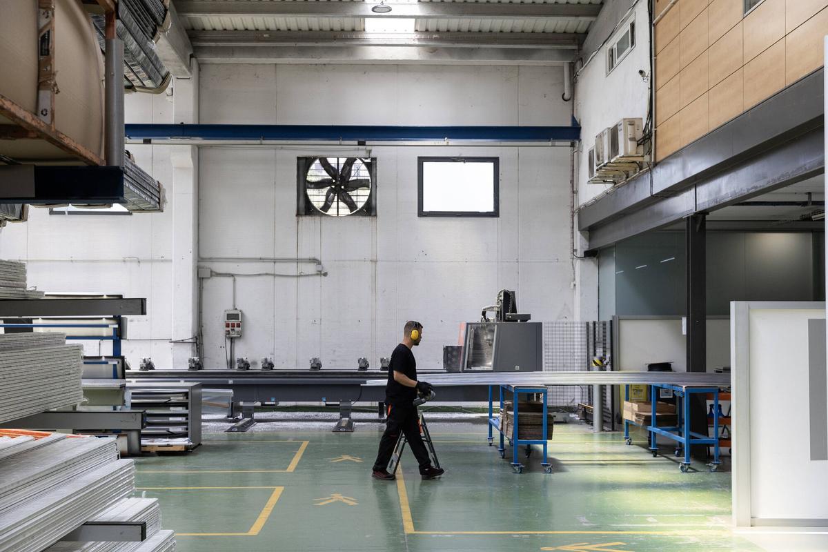 La empresa Collbaix Puertas Automáticas de Manresa, Barcelona, ha adaptado medidas de prevención de riesgos contra la calor.