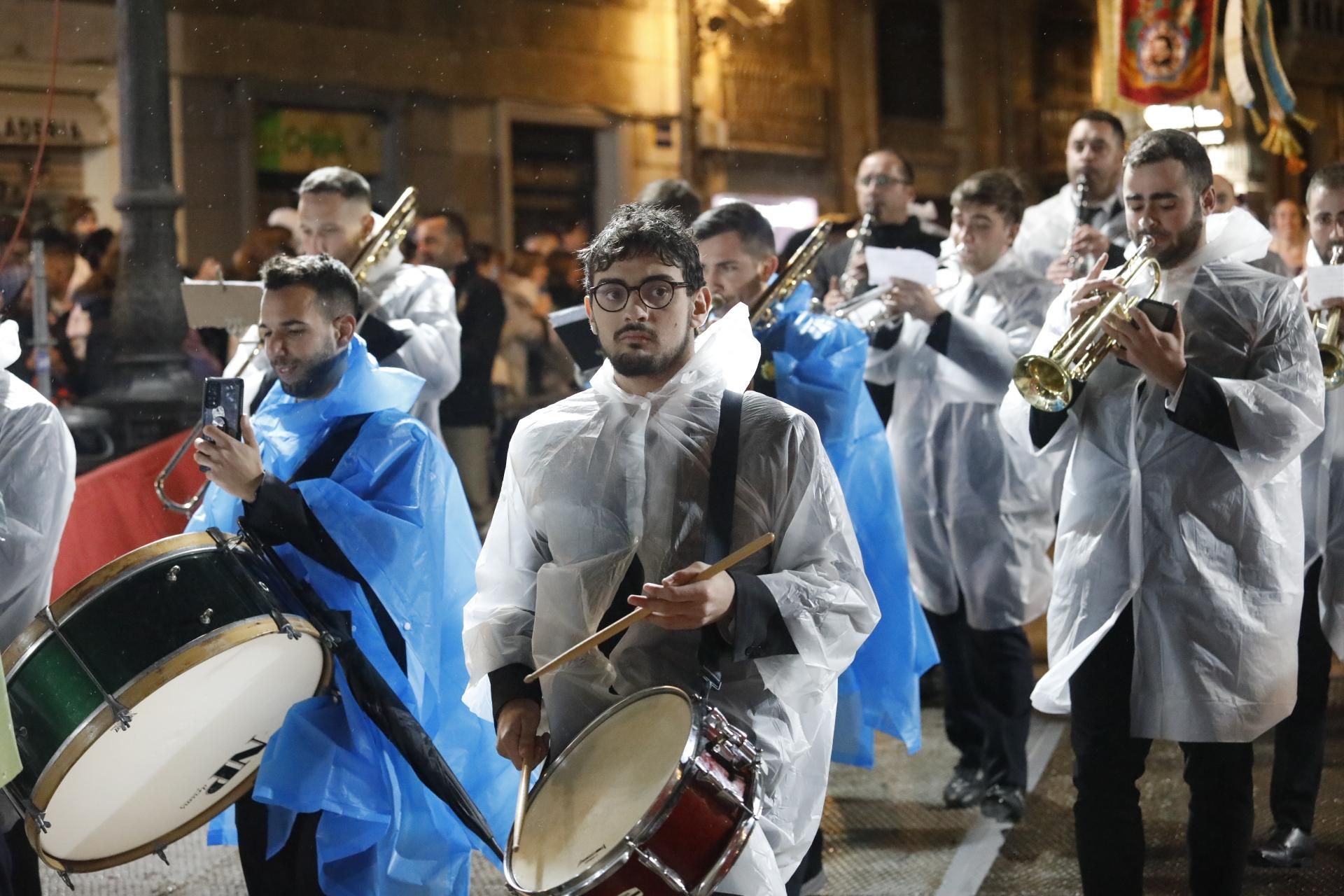 Búscate en el primer día de ofrenda por la calle Quart (entre las 20:00 a las 21:00 horas)