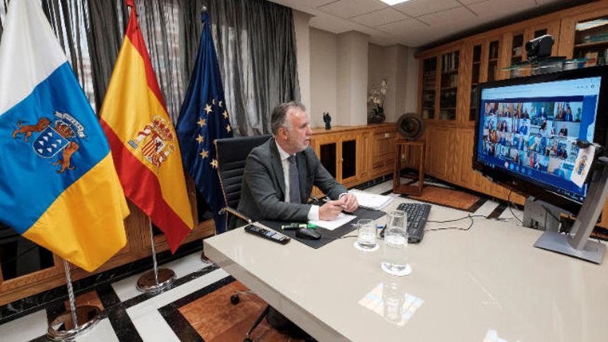 Torres, ayer en la reunión por videoconferencia de Pedro Sánchez con todos los presidentes autonómicos.