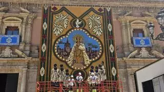 El Tapiz de la Virgen ya está instalado y se dedica a otro Centenario