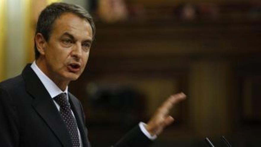 Zapatero dice que las elecciones dependen de él y del diálogo con los grupos