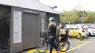 Intermodalidad con aparcamientos para bicis en las estaciones de FGC