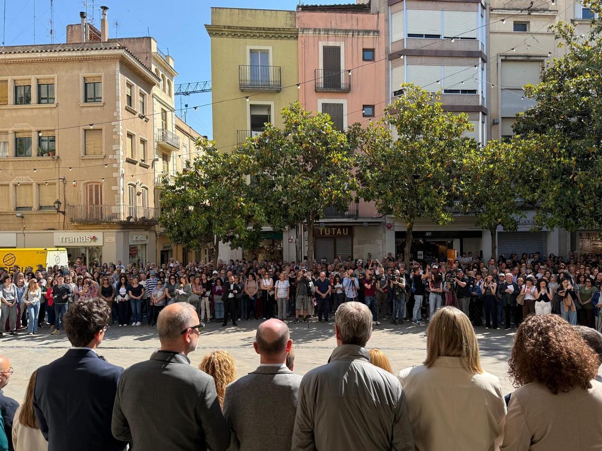 Les imatges del minut de silenci a Figueres per condemnar el crim masclista Les imatges del minut de silenci a Figueres per condemnar el crim masclista