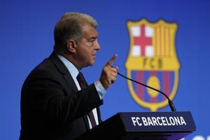 Laporta nega que el Barça comprés àrbitres