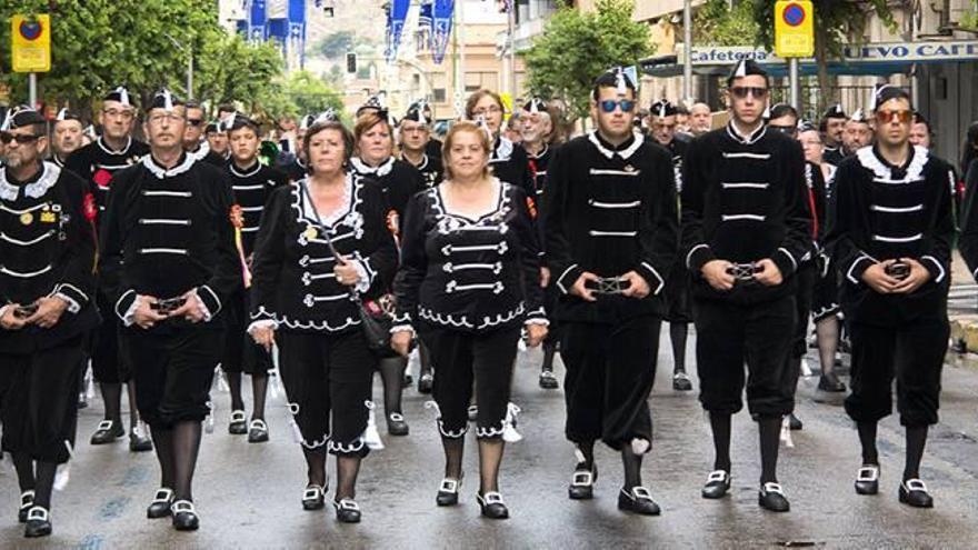 Una Diana con menos festeros pero con más público en la calle