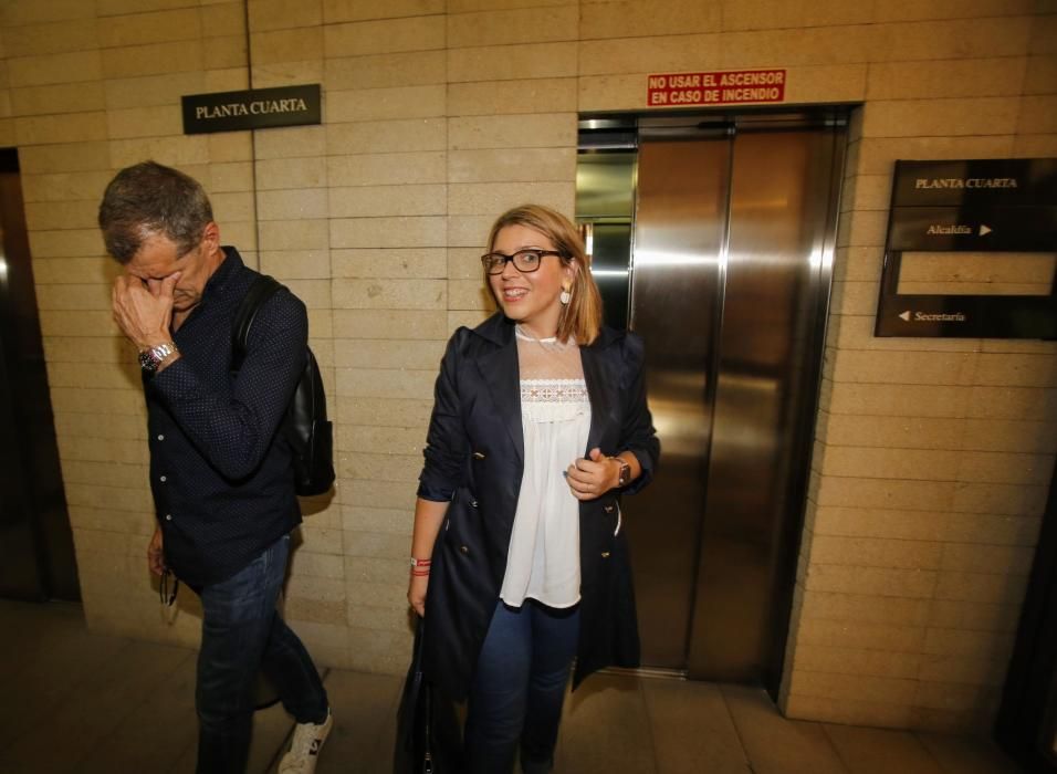 Luis Barcala recibe a Toni Cantó y Mari Carmen Sánchez para ultimar los "flecos" pendientes antes del pleno de investidura.