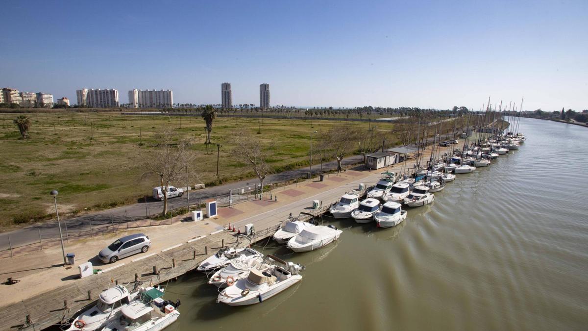 Terrenos en los que se construirá el PAI Bega-Port, conocido como el Manhattan de Cullera.