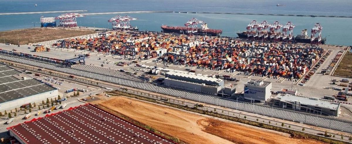 El Govern adjudica per 2,3 milions l’obra d’accés al port de Barcelona El Govern adjudica per 2,3 milions l’obra d’accés al port de Barcelona