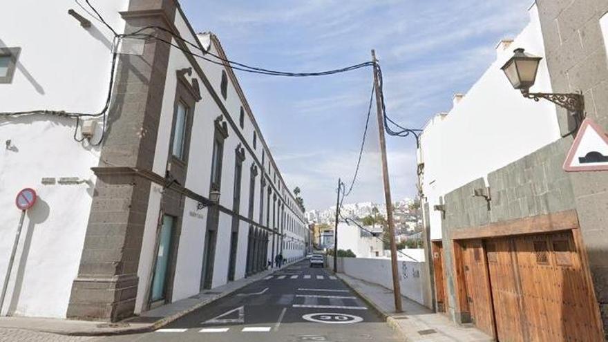Cierre parcial al tráfico en Vegueta por obras de saneamiento