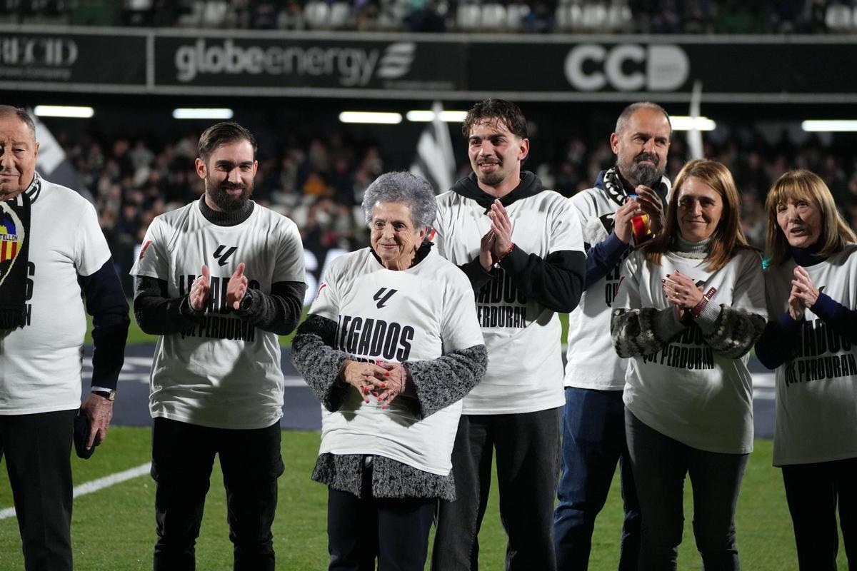 Galería | Las mejores imágenes de la afición y los homenajes del Castellón-Leganés