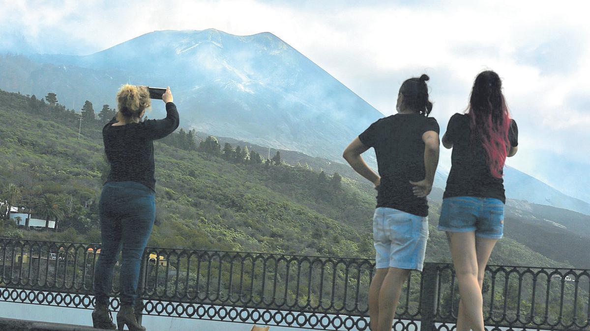 Los científicos certifican el fin de la erupción del volcán de La Palma.