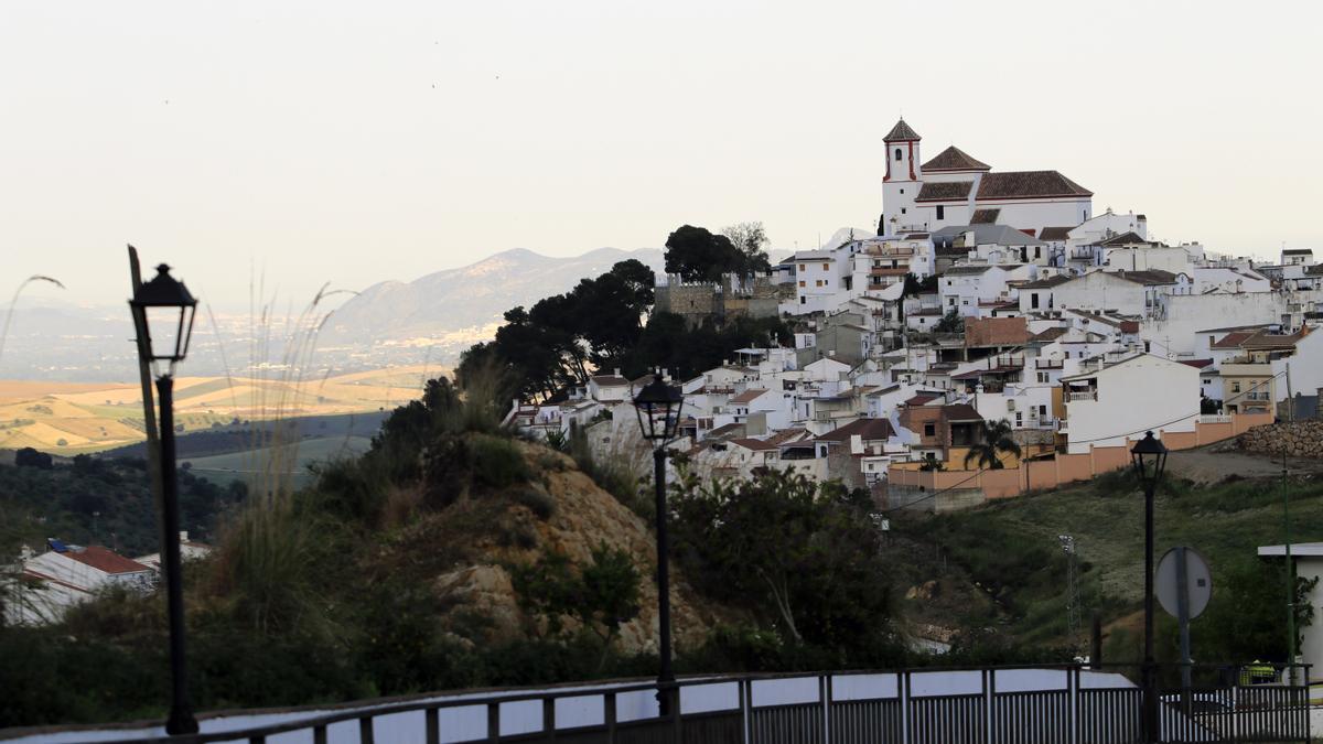 Alozaina ha registrado una de las dos nuevas muertes de este viernes en la provincia.