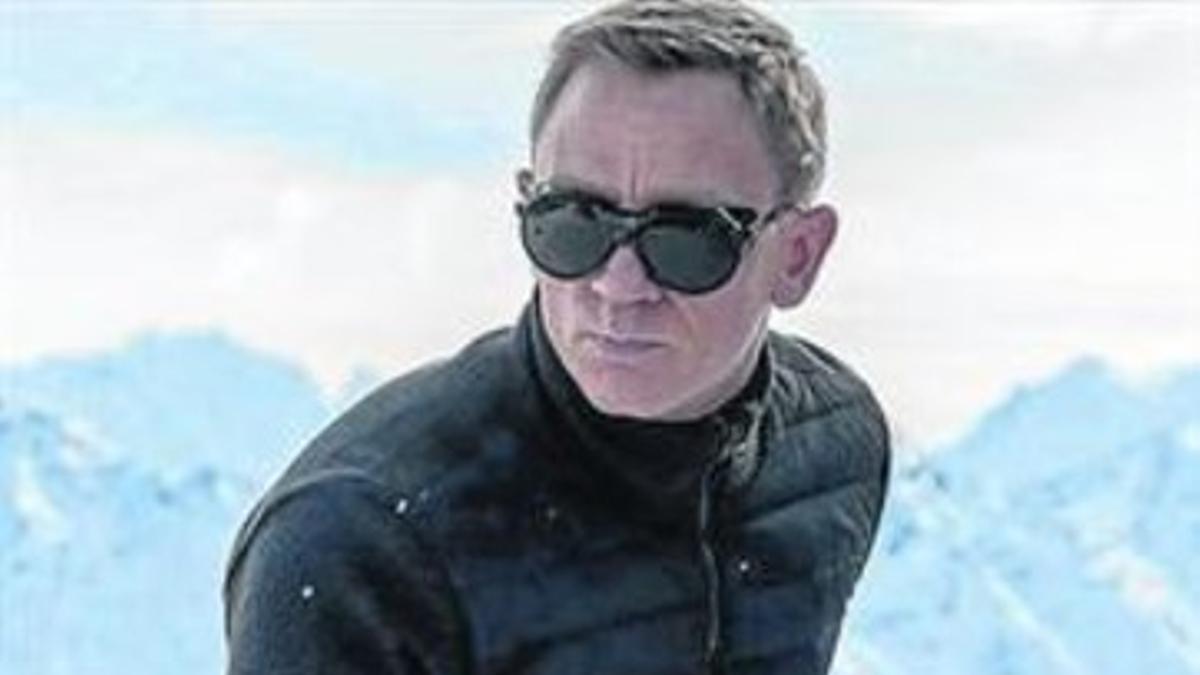 Daniel Craig, en el rodaje de 'Spectre', Johnny Depp, en la cuarta entrega de 'Piratas del Caribe', y Harrison Ford, en 'El juego de Ender'.