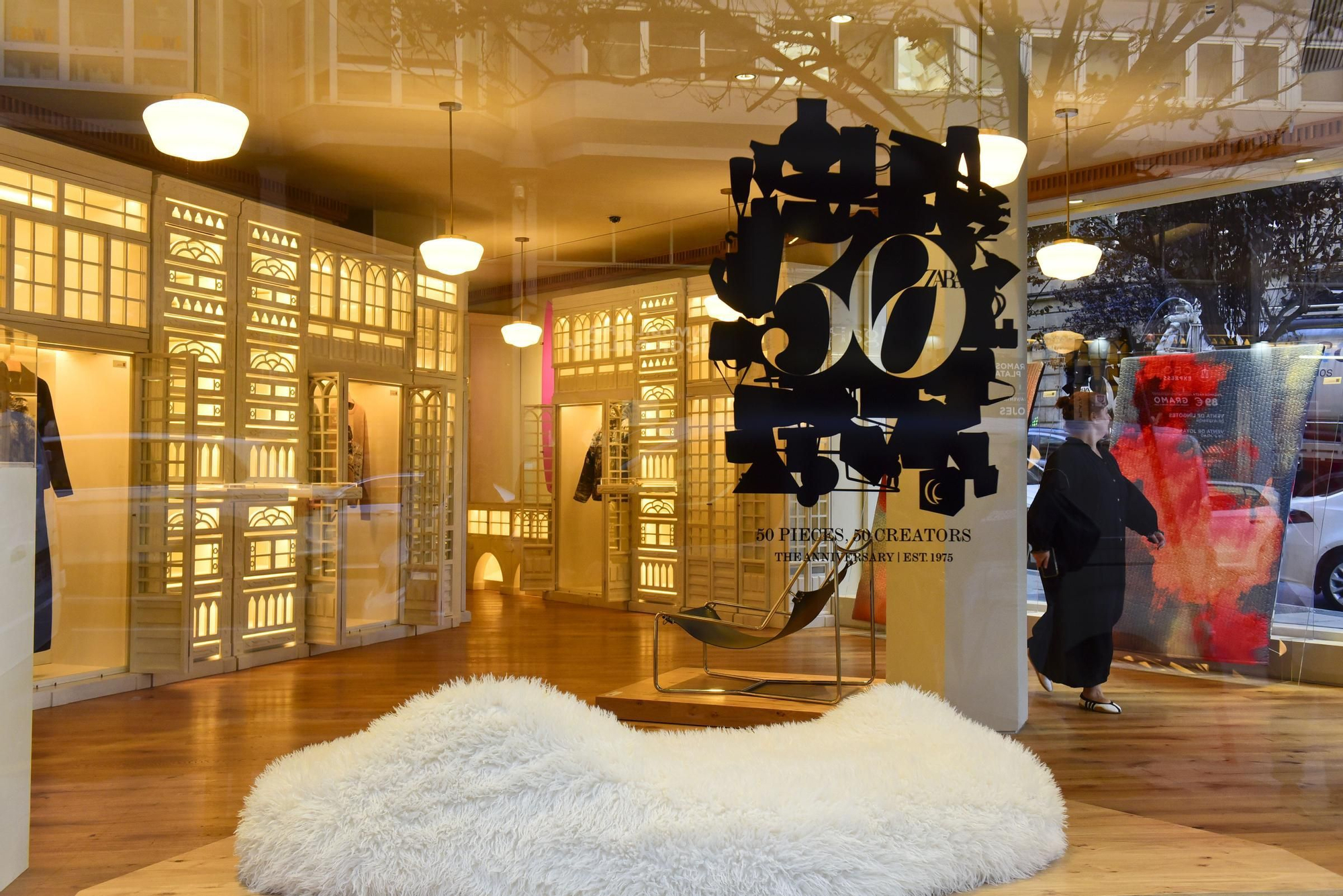 Expectación en A Coruña por el estreno en Juan Flórez de la nueva colección especial de Zara &#039;50 Creators&#039;
