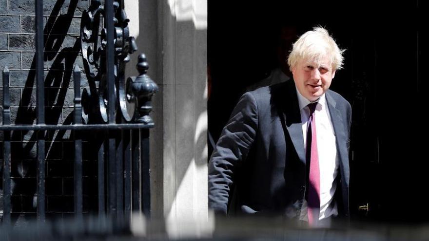 Boris Johnson dimite de su cargo.