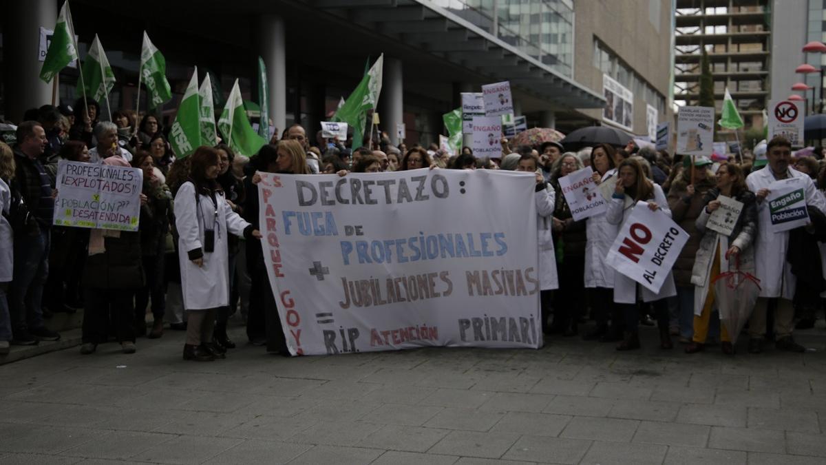 En imágenes | Así se ha vivido la huelga en los centros de salud de Aragón