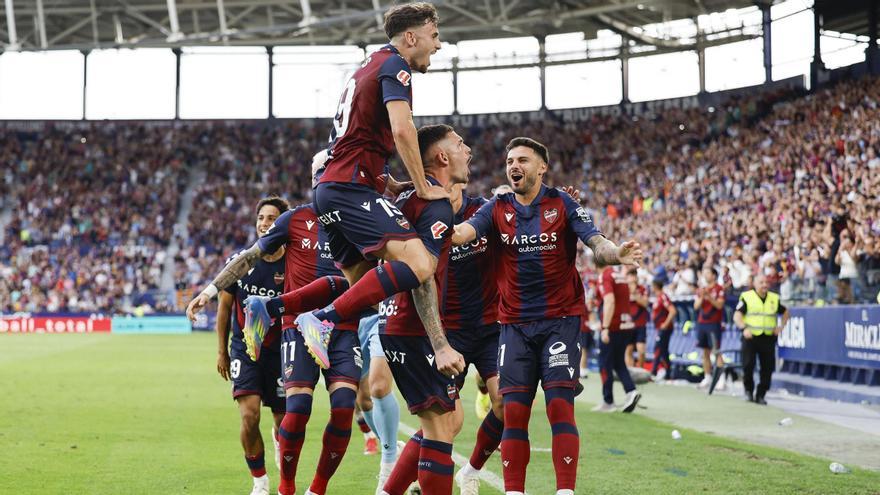 ¡Fiesta en el Ciutat! Levante UD Celebra su Ascenso con un Triunfo Épico sobre Eibar