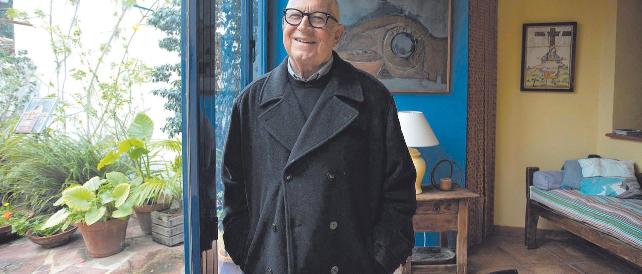 Fernando Delgado, en su casa de Faura.