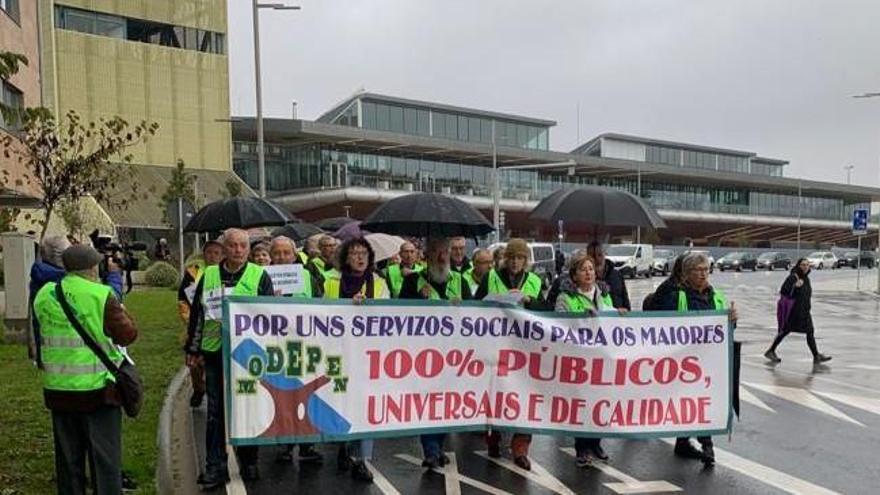 Manifestación pola Residencia da Fundación Amancio Ortega