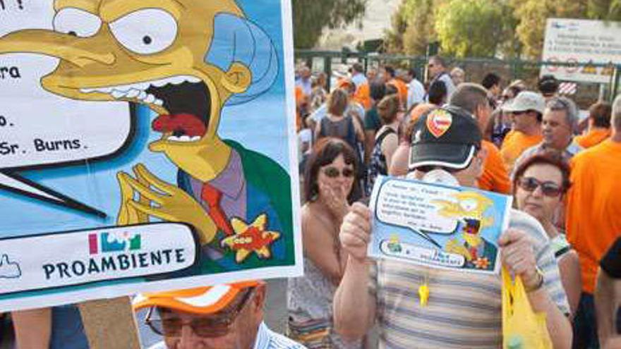 Vertivega denuncia que los camiones llegan al vertedero por un paraje protegido