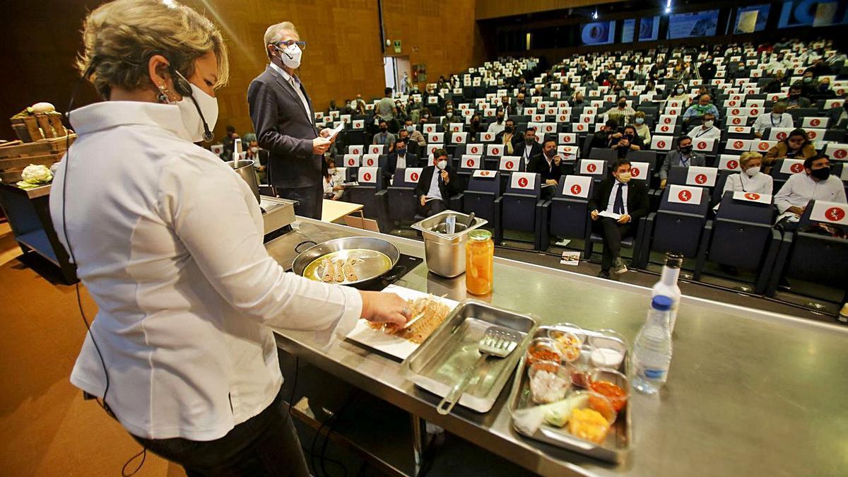 Cristina Figueira cocinó
un arroz meloso de 
cigalas con níspero.  tortajada | TORTAJADA